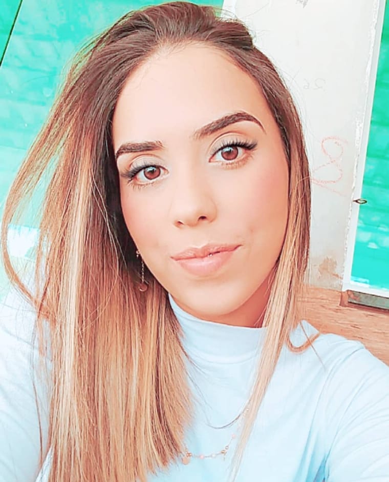 Isadora Queiroz 